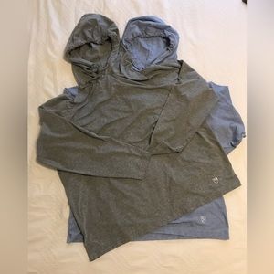 2 Cremieux Lightweight Hoodies L